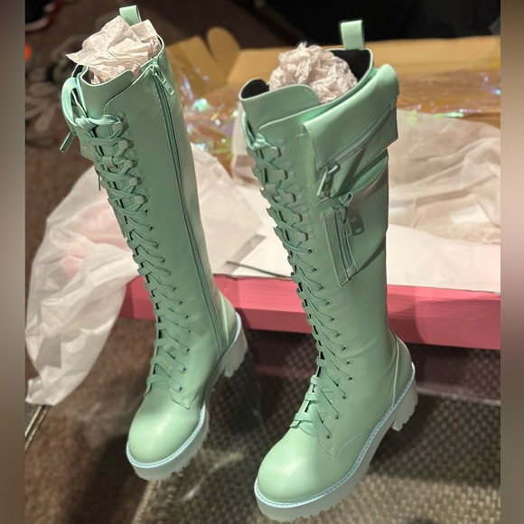 Dolls Kill/ Sugar Thrillz Mint Obsidian Size 8 Combat Boots SOLDOUTSTYLE⚠️NWT⚠️ - Picture 3 of 16